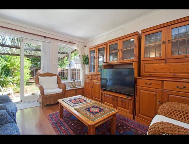 2 BEDROOM HOUSE FOR SALE IN FISH HOEK